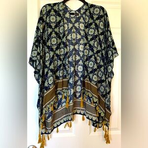 Modena lightweight kimono.